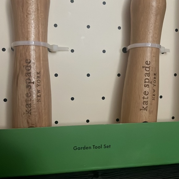 NWT, Kate Spade, Navy w/ White Dots 2 Piece Garden Tool Set - Trident & Trowel - Picture 2 of 4